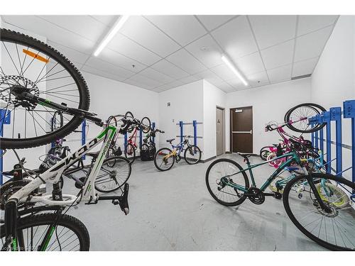 329-2486 Old Bronte Road, Oakville, ON - Indoor Photo Showing Other Room