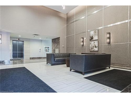 329-2486 Old Bronte Road, Oakville, ON - Indoor Photo Showing Other Room