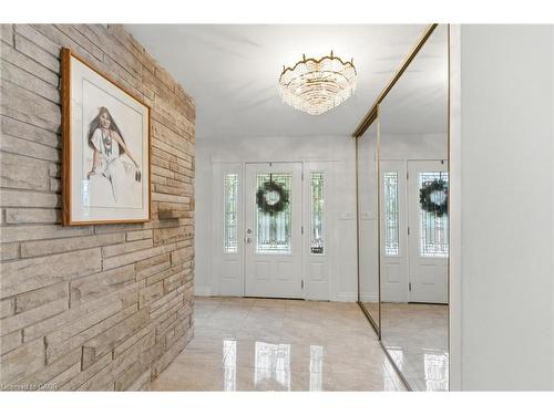 16 Freeland Court, Hamilton, ON - Indoor Photo Showing Other Room