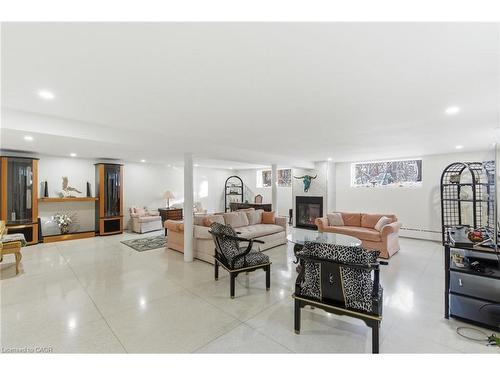 16 Freeland Court, Hamilton, ON - Indoor With Fireplace