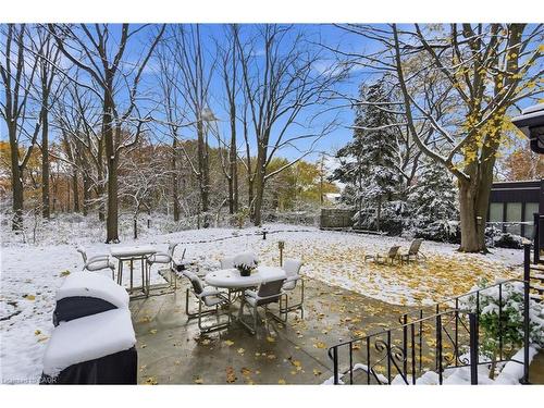 16 Freeland Court, Hamilton, ON - Outdoor