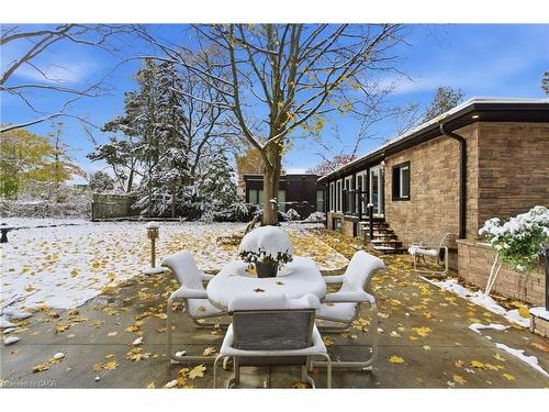 16 Freeland Court, Hamilton, ON - Outdoor