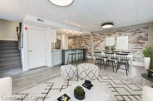 201-760 Lakeshore Road E, Mississauga, ON - Indoor