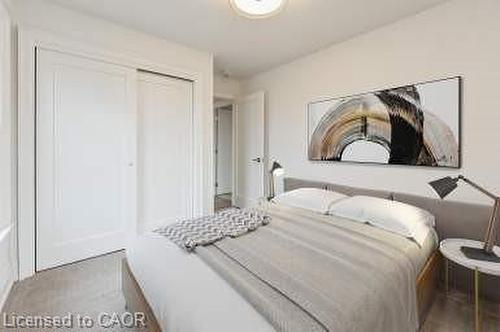 201-760 Lakeshore Road E, Mississauga, ON - Indoor Photo Showing Bedroom