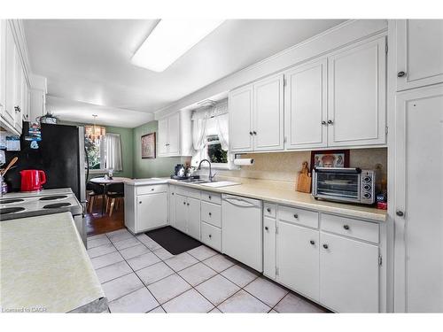 141 Riverbank Drive, Cambridge, ON - Indoor Photo Showing Kitchen With Double Sink