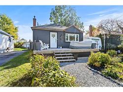 147 Summerhill Avenue  Hamilton, ON L8K 3N5