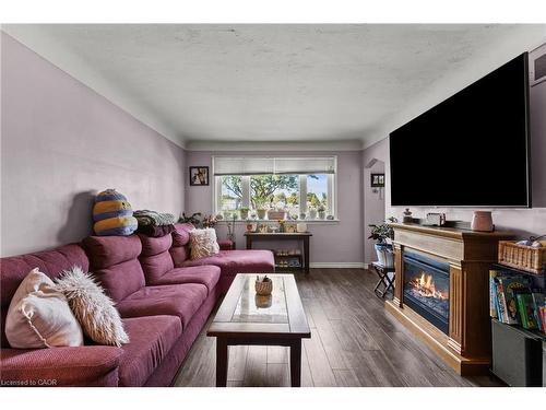 147 Summerhill Avenue, Hamilton, ON - Indoor Photo Showing Living Room With Fireplace