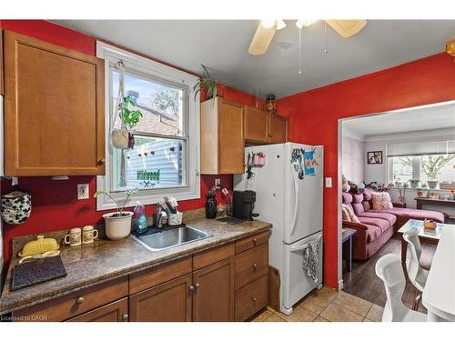 147 Summerhill Avenue, Hamilton, ON - Indoor Photo Showing Kitchen