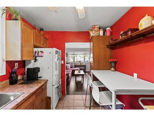 147 Summerhill Avenue, Hamilton, ON - Indoor Photo Showing Kitchen