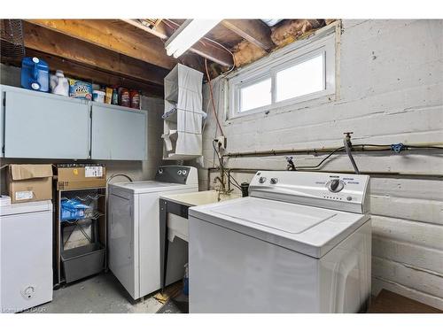 147 Summerhill Avenue, Hamilton, ON - Indoor Photo Showing Laundry Room