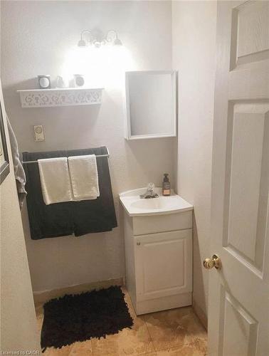 5-144 Locke Street S, Hamilton, ON - Indoor Photo Showing Other Room