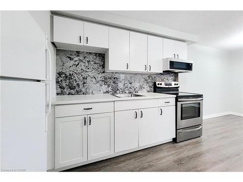 103 Vine Street S, St. Catharines, ON - Indoor Photo Showing Kitchen
