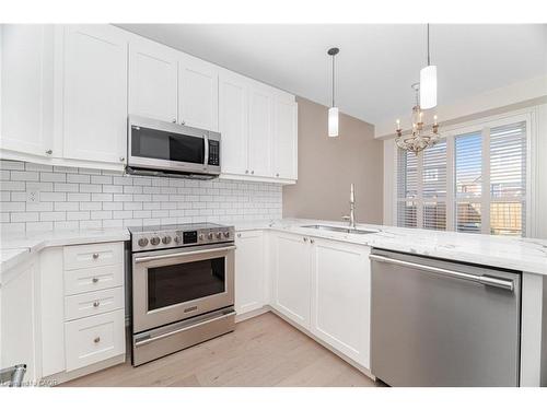 28 Pickett Place, Cambridge, ON - Indoor Photo Showing Kitchen With Stainless Steel Kitchen With Upgraded Kitchen