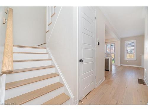 28 Pickett Place, Cambridge, ON - Indoor Photo Showing Other Room
