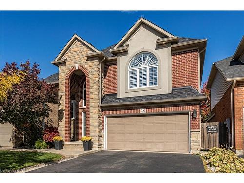 28 Springbreeze Heights  Hamilton, ON L8E 0A4