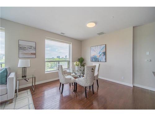 501-223 Erb Street W, Waterloo, ON - Indoor Photo Showing Dining Room