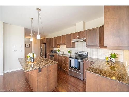 501-223 Erb Street W, Waterloo, ON - Indoor Photo Showing Kitchen With Upgraded Kitchen