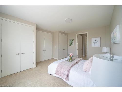 501-223 Erb Street W, Waterloo, ON - Indoor Photo Showing Bedroom