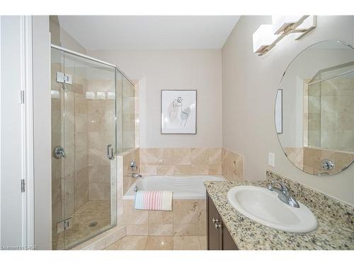 501-223 Erb Street W, Waterloo, ON - Indoor Photo Showing Bathroom