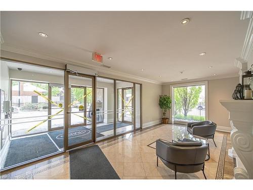 501-223 Erb Street W, Waterloo, ON - Indoor Photo Showing Other Room