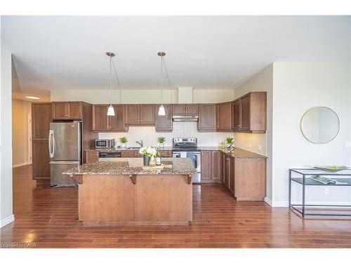501-223 Erb Street W, Waterloo, ON - Indoor Photo Showing Kitchen