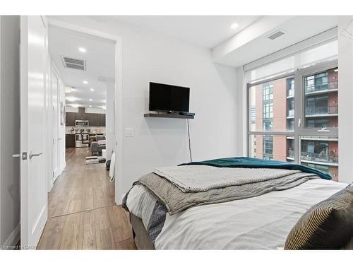 916-118 King Street E, Hamilton, ON - Indoor Photo Showing Bedroom