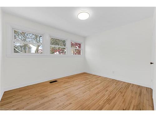 1-79 Central Drive, Hamilton, ON - Indoor Photo Showing Other Room