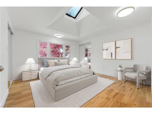 1-79 Central Drive, Hamilton, ON - Indoor Photo Showing Bedroom