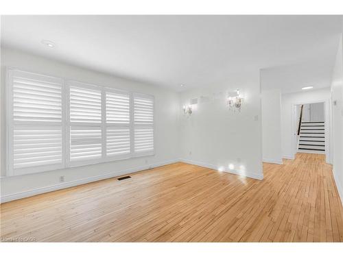 1-79 Central Drive, Hamilton, ON - Indoor Photo Showing Other Room