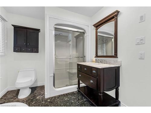 1-79 Central Drive, Hamilton, ON - Indoor Photo Showing Bathroom