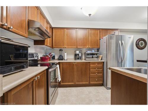 41-250 Ainslie Street S, Cambridge, ON - Indoor Photo Showing Kitchen