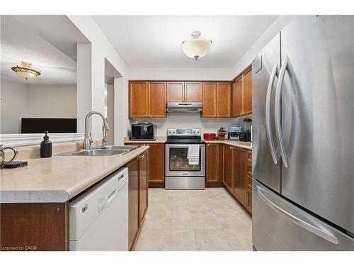 41-250 Ainslie Street S, Cambridge, ON - Indoor Photo Showing Kitchen With Double Sink