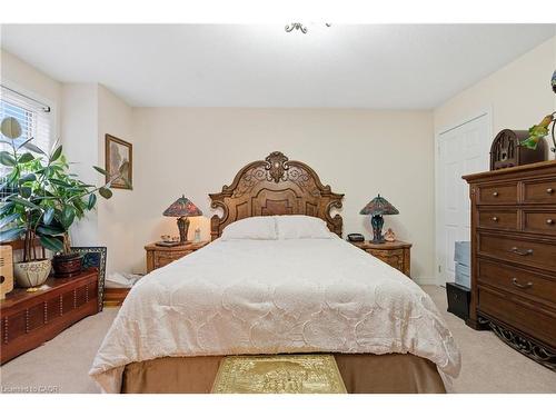 41-250 Ainslie Street S, Cambridge, ON - Indoor Photo Showing Bedroom