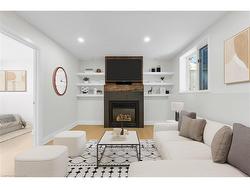 2-79 Central Drive  Hamilton, ON L9G 2A1