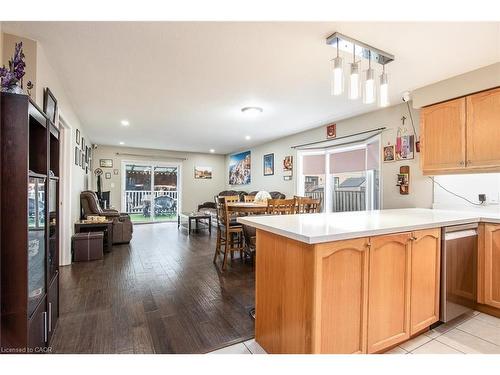 57 Hannon Crescent, Hamilton, ON - Indoor Photo Showing Kitchen
