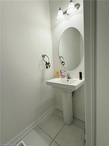 151 Broadacre Drive, Kitchener, ON - Indoor Photo Showing Bathroom