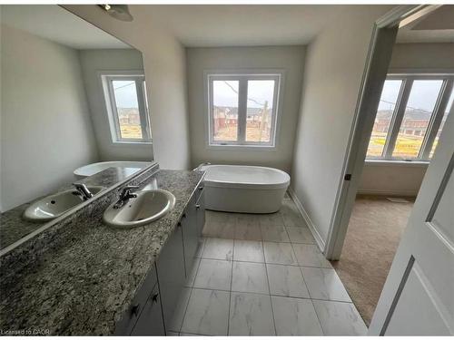 151 Broadacre Drive, Kitchener, ON - Indoor Photo Showing Bathroom