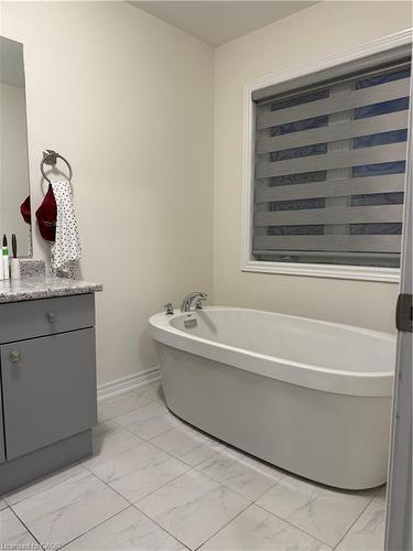 151 Broadacre Drive, Kitchener, ON - Indoor Photo Showing Bathroom