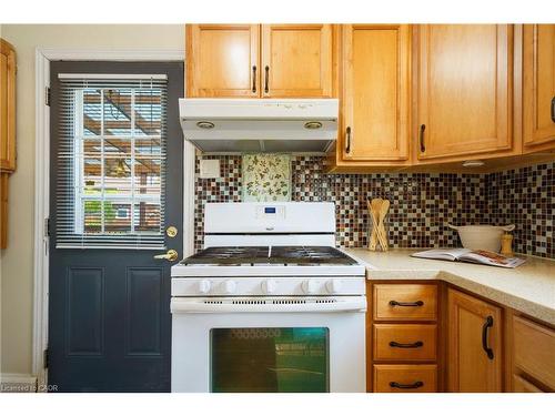 3 Montrose Avenue, Hamilton, ON - Indoor Photo Showing Kitchen