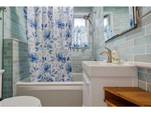 3 Montrose Avenue, Hamilton, ON - Indoor Photo Showing Bathroom