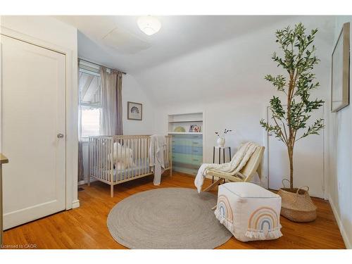 3 Montrose Avenue, Hamilton, ON - Indoor Photo Showing Bedroom