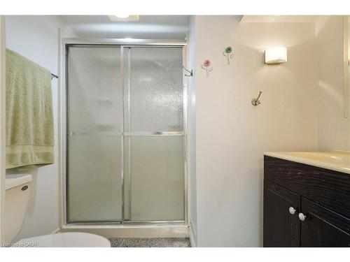 3 Montrose Avenue, Hamilton, ON - Indoor Photo Showing Bathroom