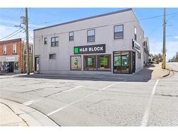 29 Albert Street W Thorold, ON L2V 2G2