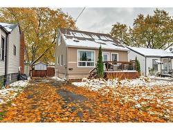 284 Walter Avenue N Hamilton, ON L8H 5R4