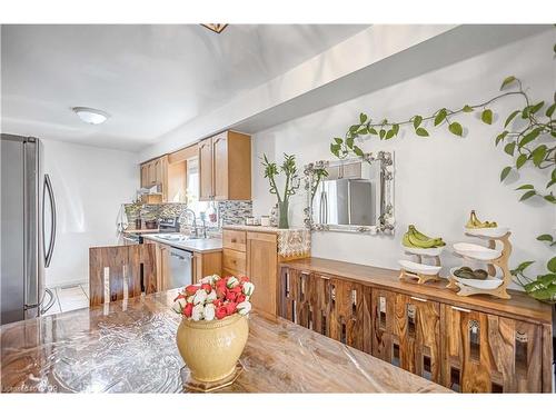16 Jessica Street, Hamilton, ON - Indoor Photo Showing Dining Room