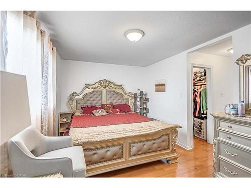 16 Jessica Street, Hamilton, ON - Indoor Photo Showing Bedroom