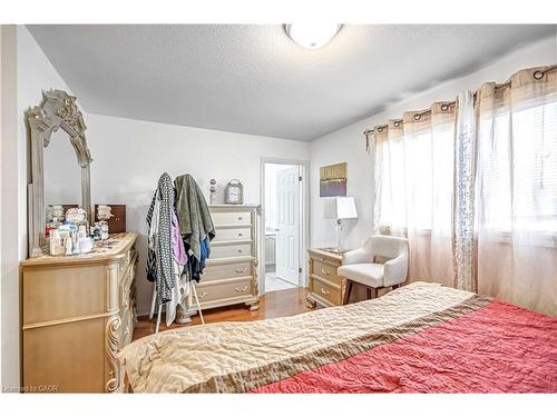 16 Jessica Street, Hamilton, ON - Indoor Photo Showing Bedroom