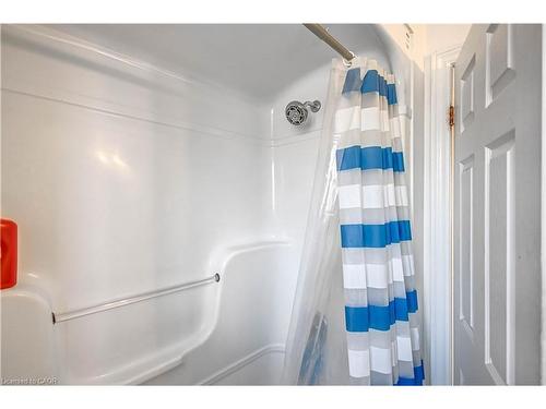 16 Jessica Street, Hamilton, ON - Indoor Photo Showing Bathroom