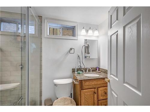 16 Jessica Street, Hamilton, ON - Indoor Photo Showing Bathroom