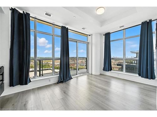 Ph06-405 Dundas Street W, Oakville, ON - Indoor